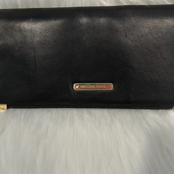 Michael Kors Butter Soft Leather Clutch Wristlet - Picture 3 of 16